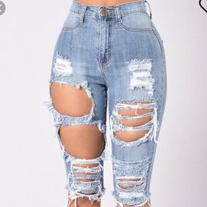 SOLD ‼️ Fashion nova women’s jeans